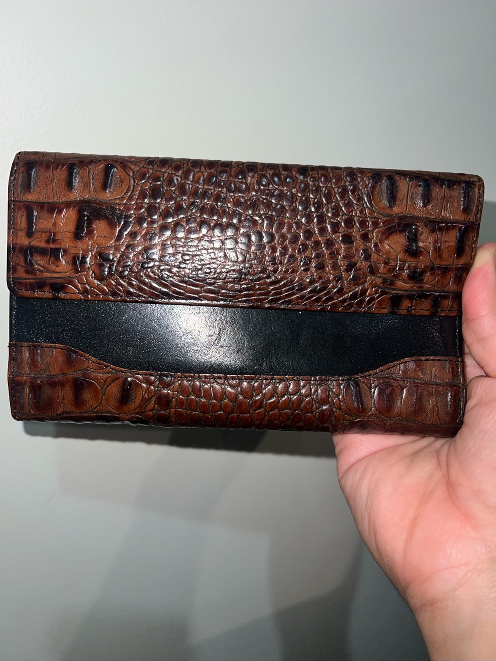 Brahmin Brown Croc Embossed Leather Checkbook Wallet Clutch Kiss Lock - Picture 3 of 8